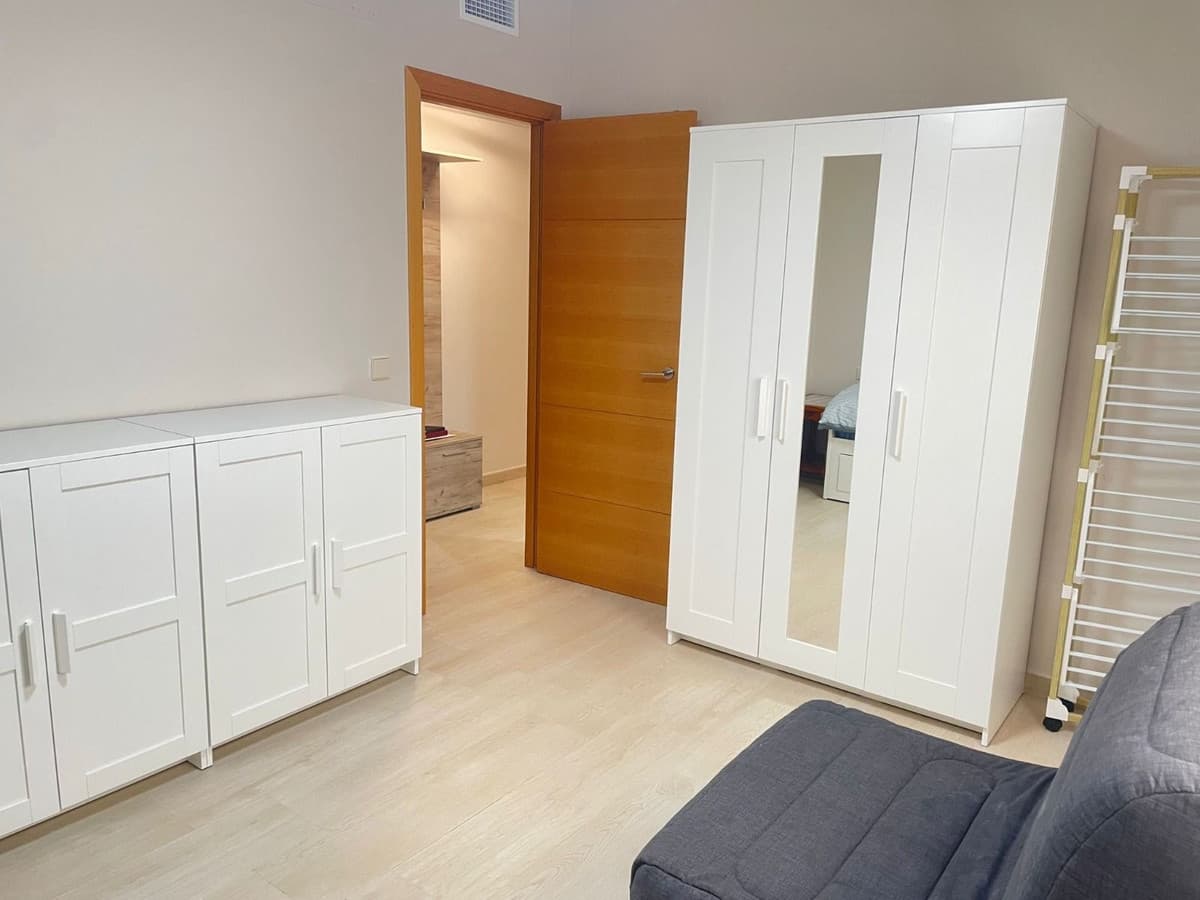 Middle Floor Apartment in Estepona — photo 8 of 10