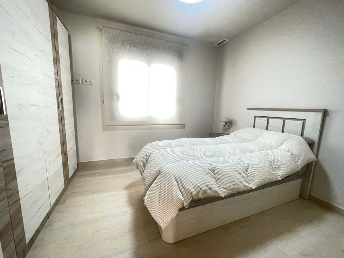 Middle Floor Apartment in Estepona — photo 9 of 10