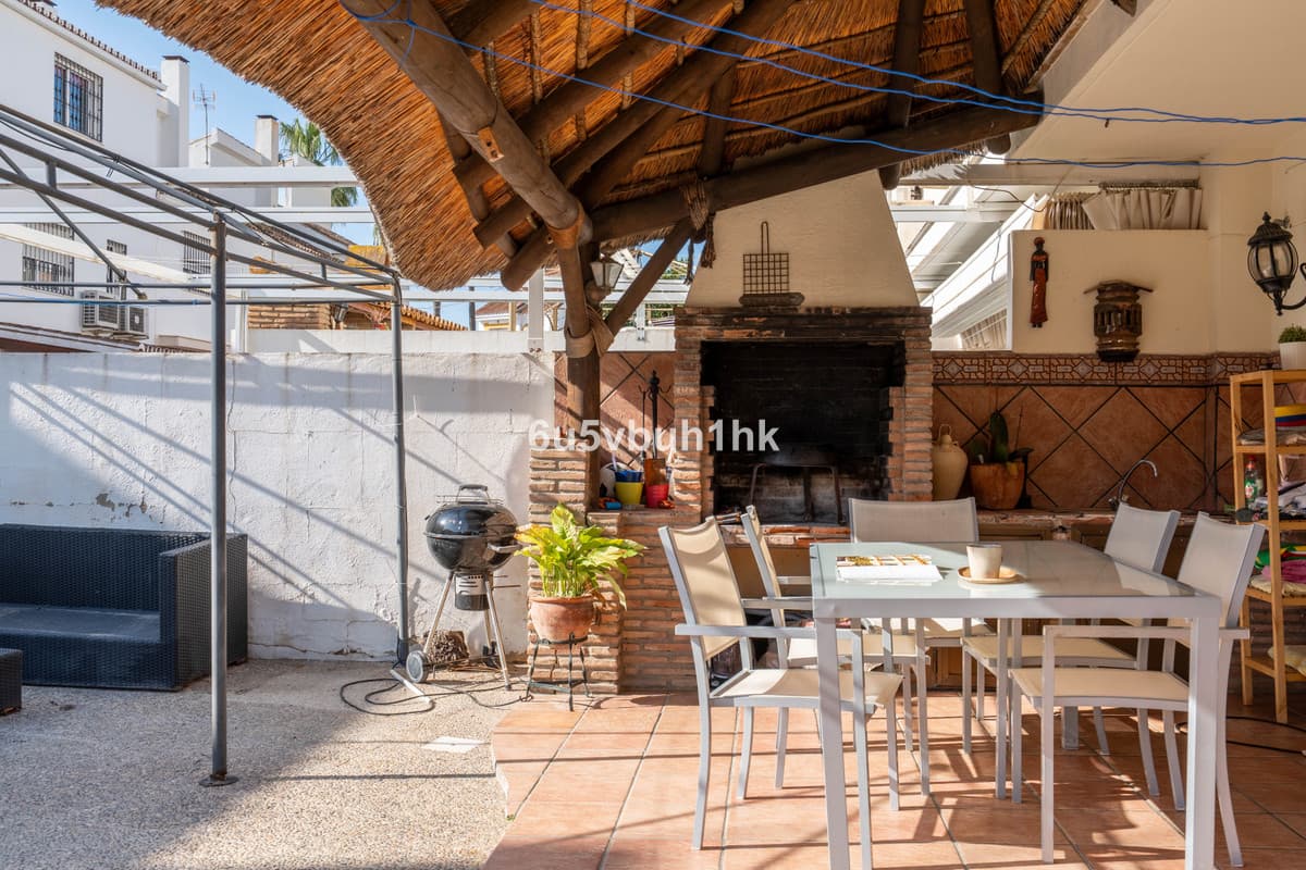 Semi-Detached House in El Coto — photo 5 of 10