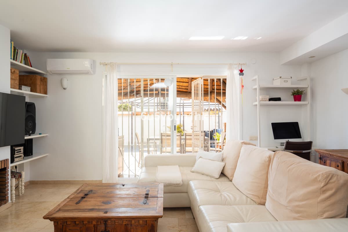 Semi-Detached House in El Coto — photo 6 of 10