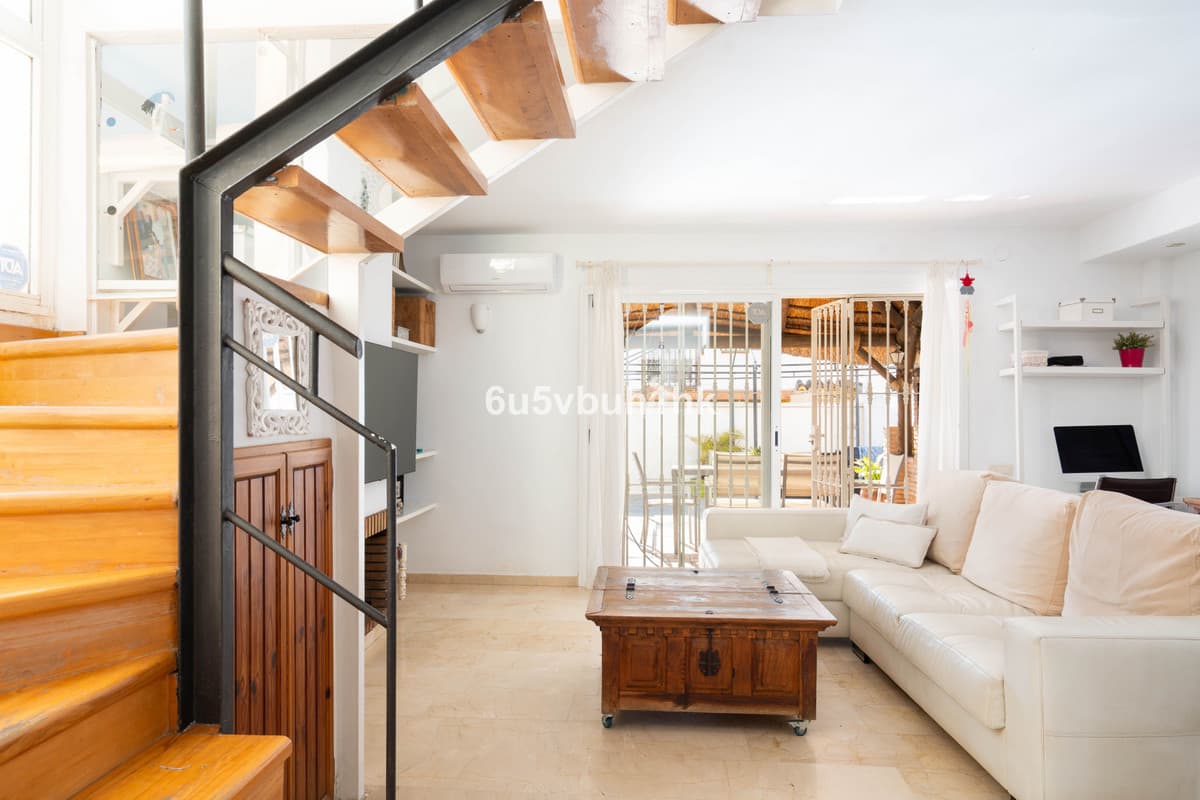 Semi-Detached House in El Coto — photo 7 of 10
