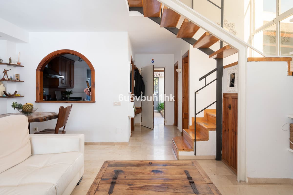 Semi-Detached House in El Coto — photo 8 of 10