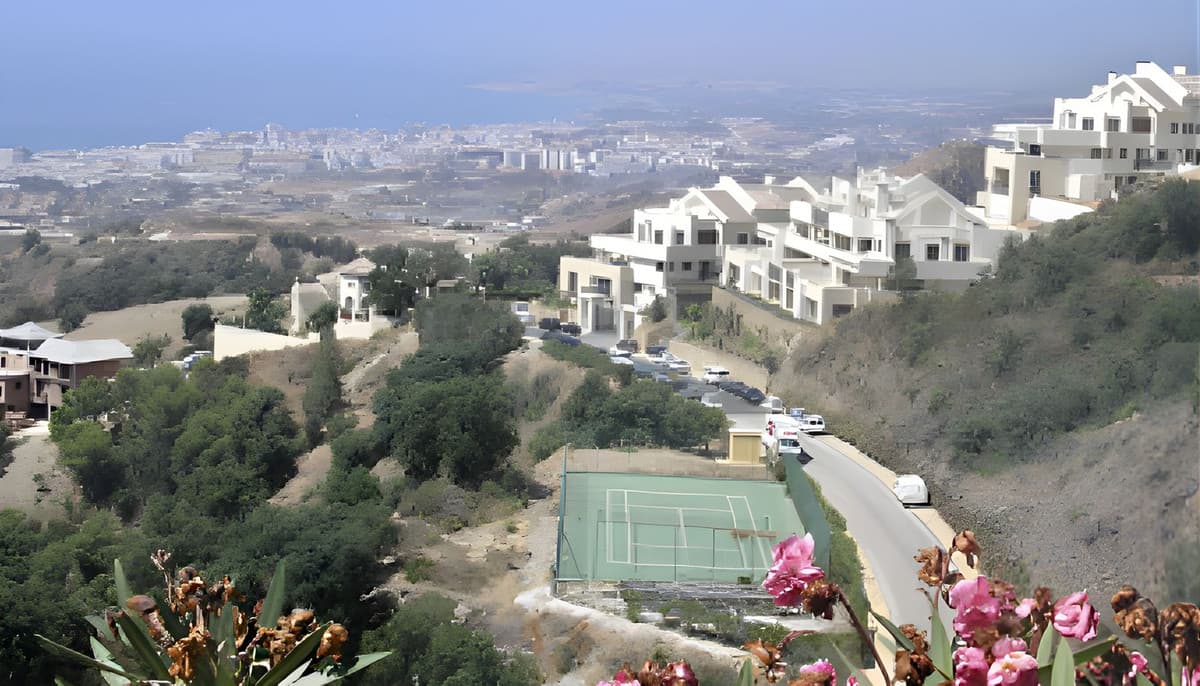 Middle Floor Apartment in Altos de los Monteros — photo 1 of 10