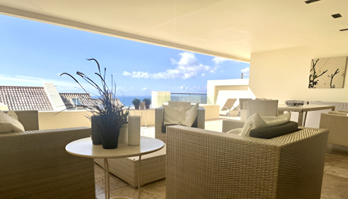 Middle Floor Apartment in Altos de los Monteros — photo 2 of 10
