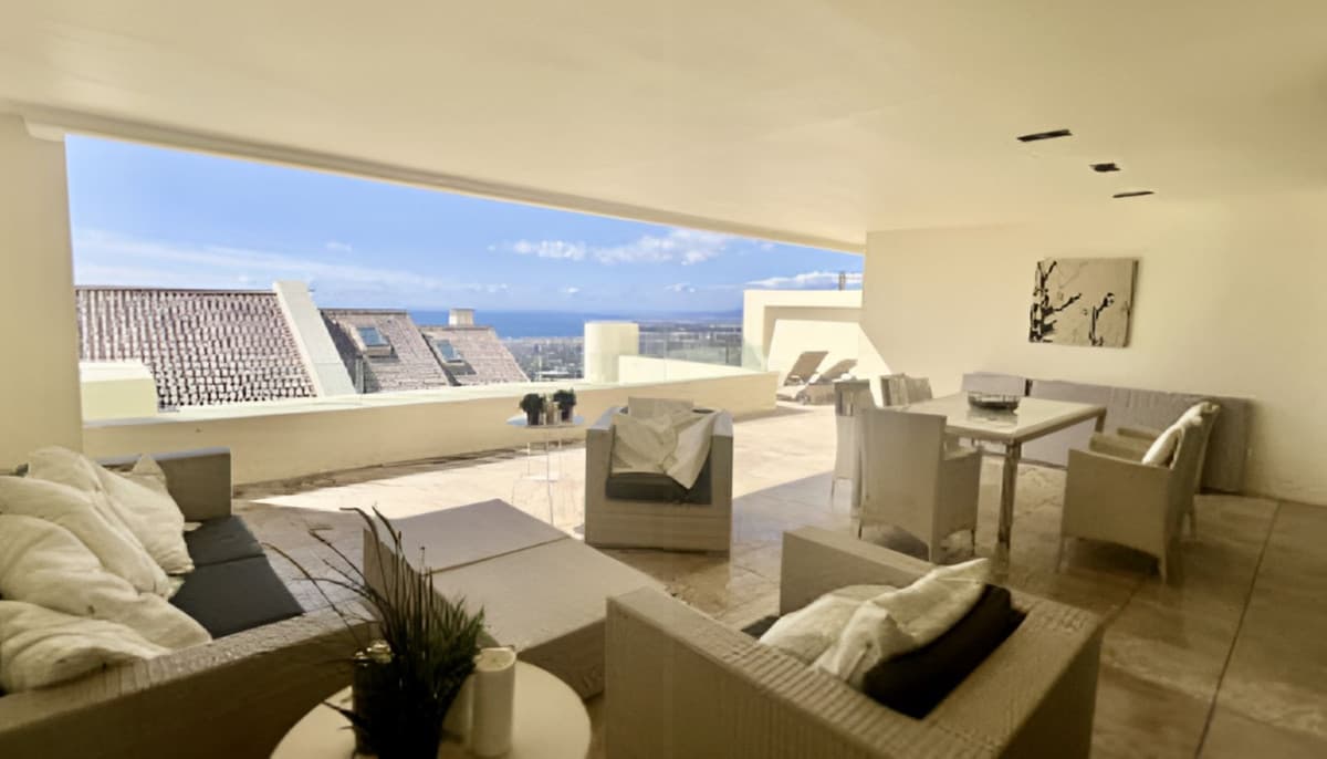 Middle Floor Apartment in Altos de los Monteros — photo 4 of 10