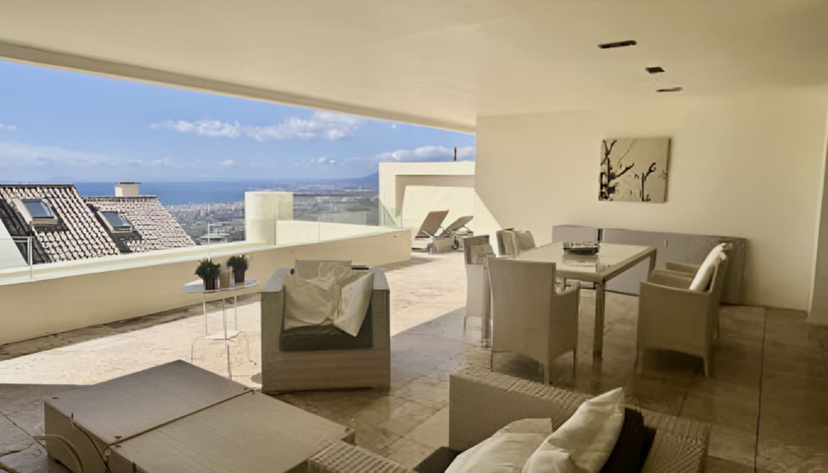 Middle Floor Apartment in Altos de los Monteros — photo 9 of 10