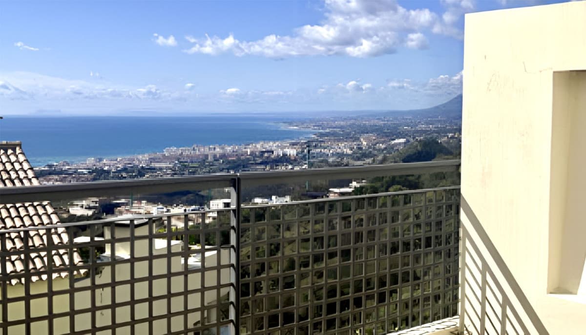 Middle Floor Apartment in Altos de los Monteros — photo 10 of 10