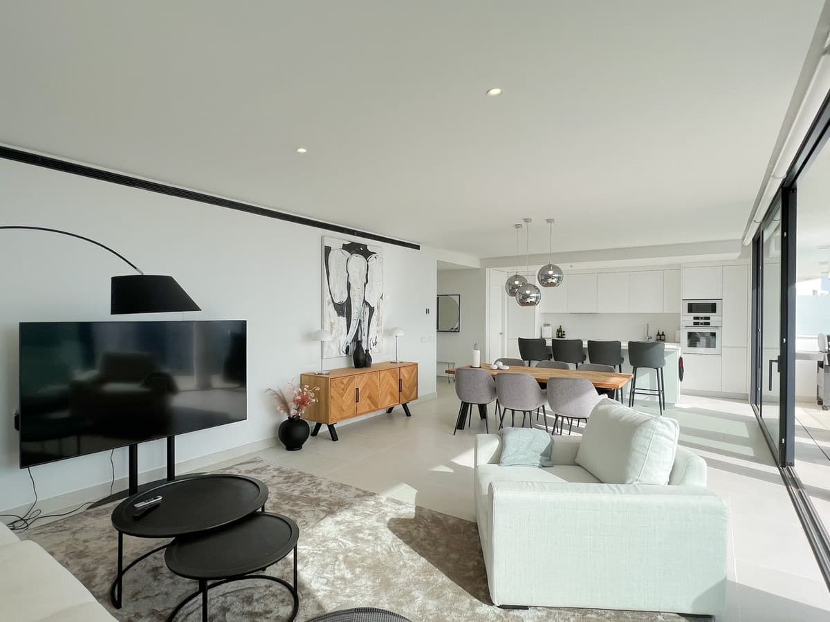 Middle Floor Apartment in Higueron — photo 4 of 10