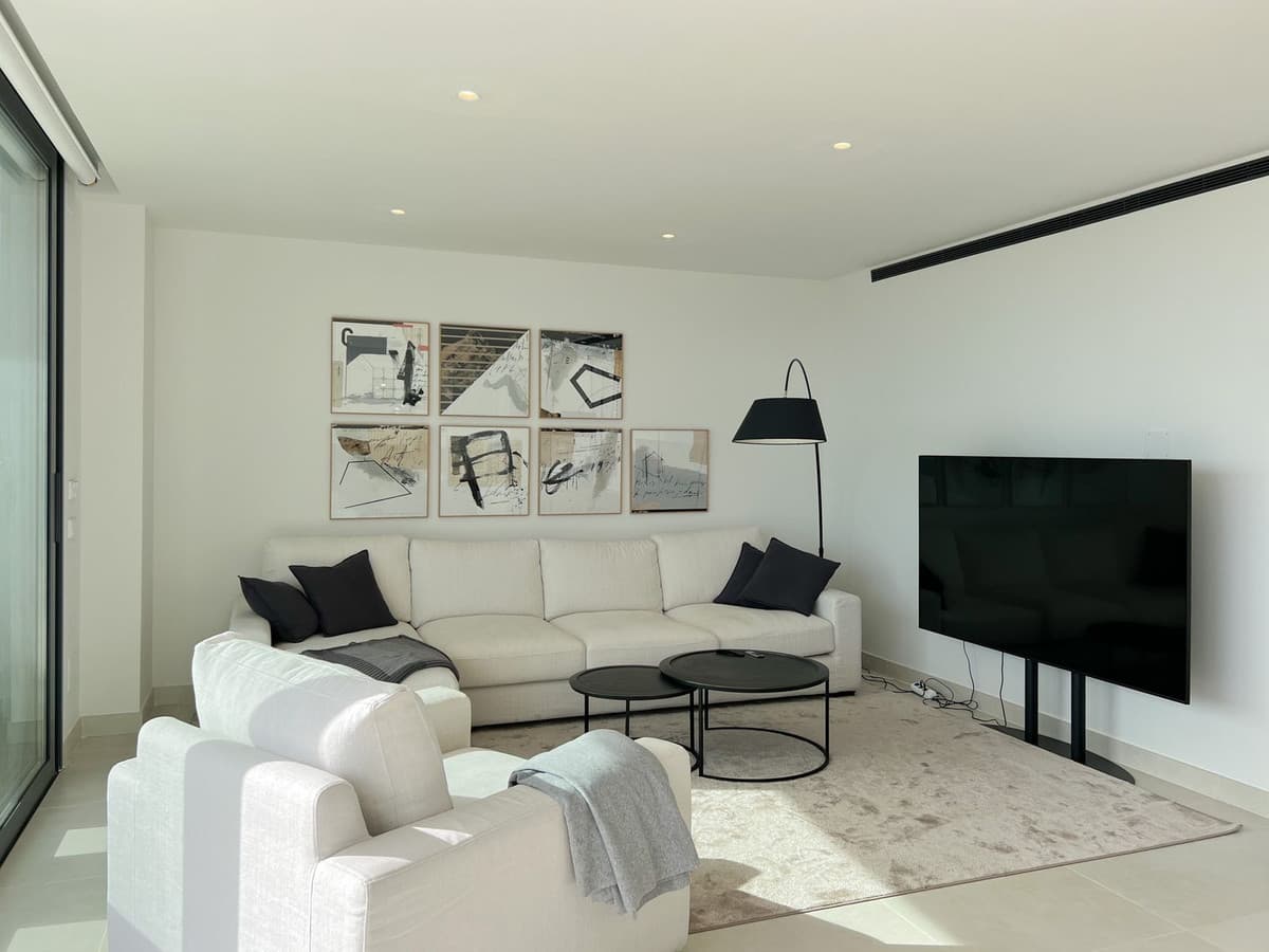 Middle Floor Apartment in Higueron — photo 9 of 10