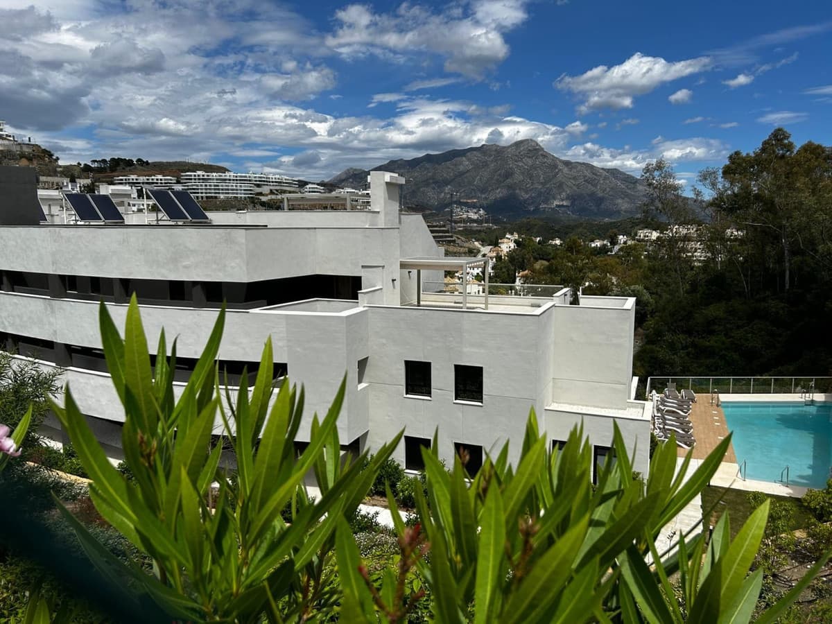 Middle Floor Apartment in La Quinta — photo 8 of 10