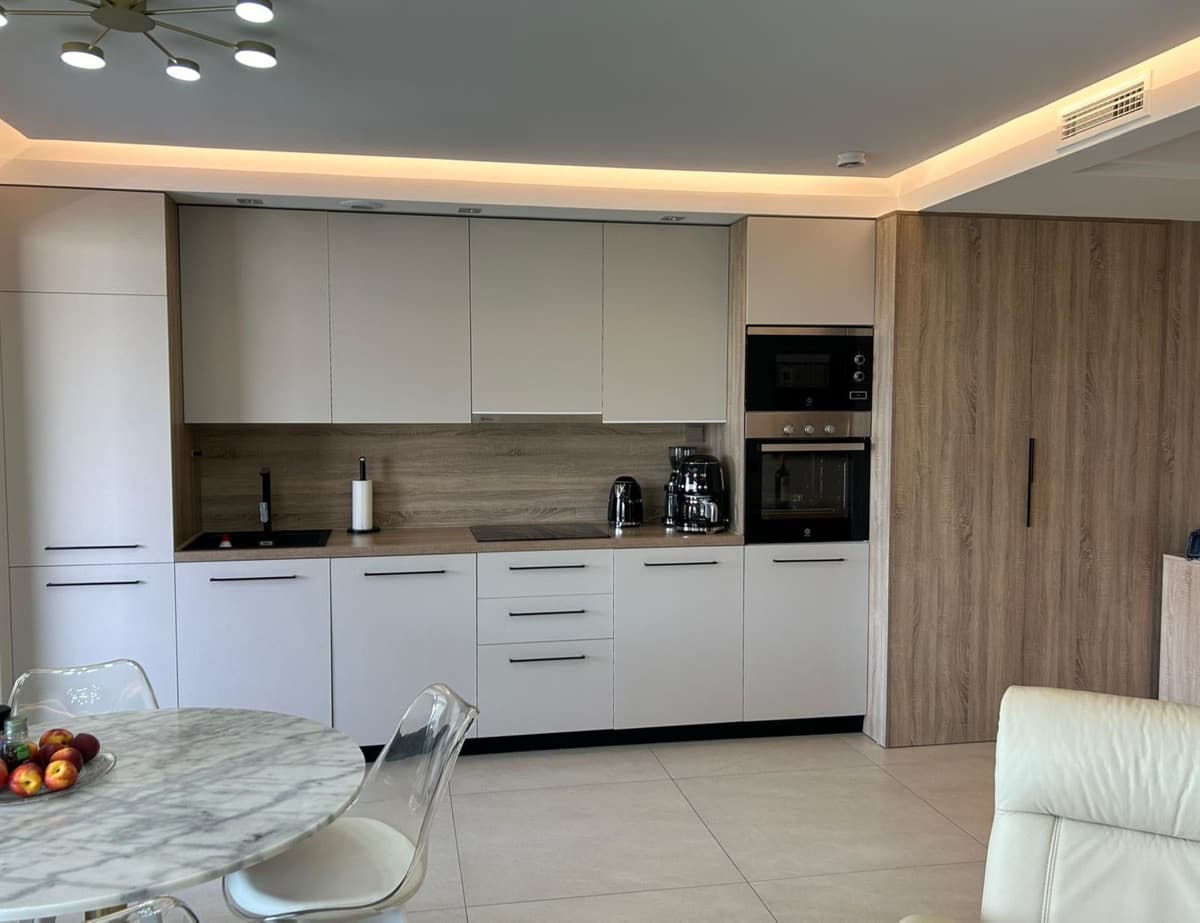 Middle Floor Apartment in La Quinta — photo 9 of 10