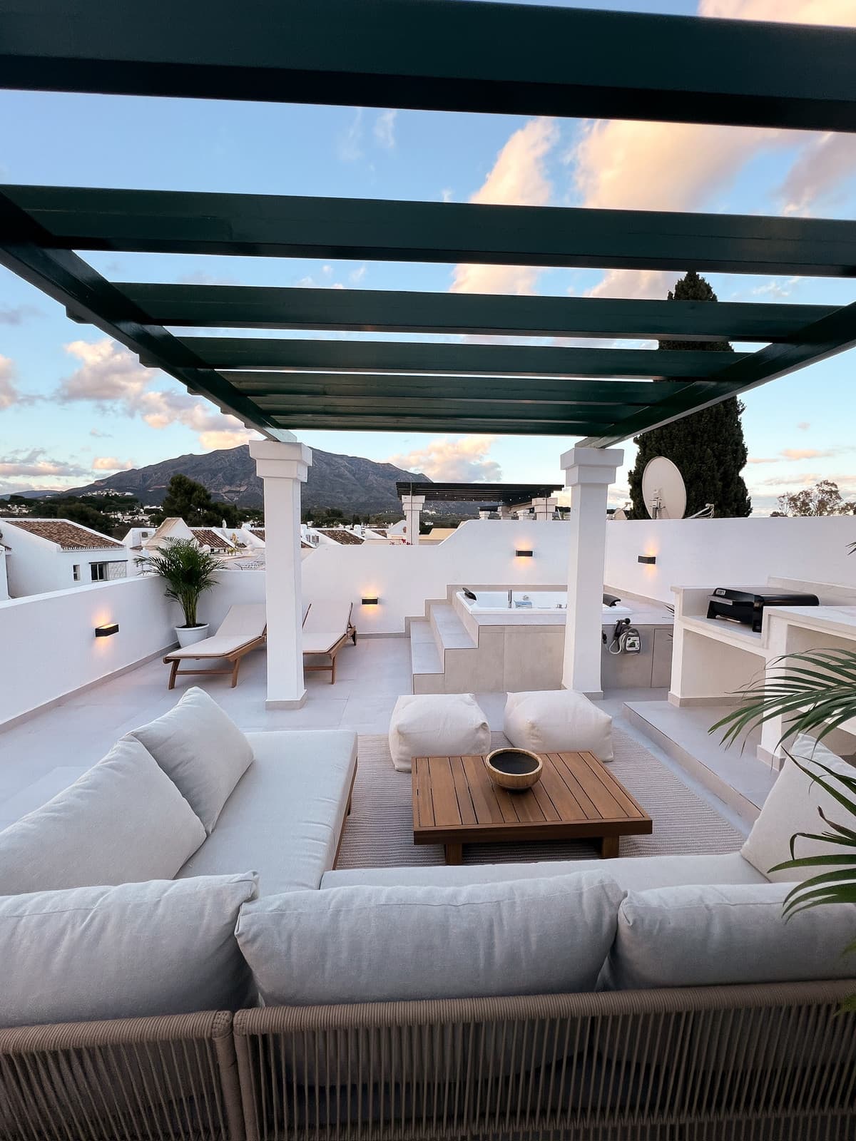 Penthouse Duplex in Nueva Andalucía — photo 1 of 10