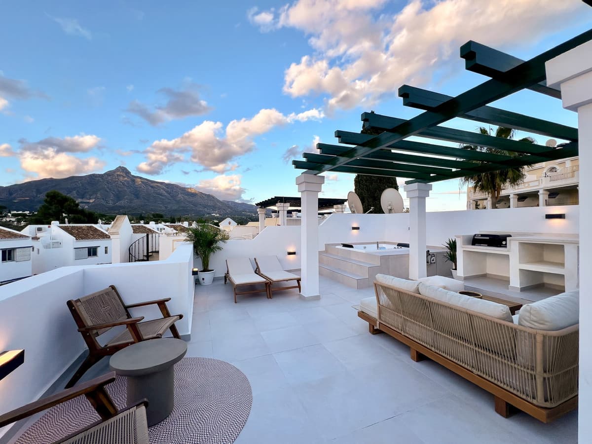Penthouse Duplex in Nueva Andalucía — photo 9 of 10