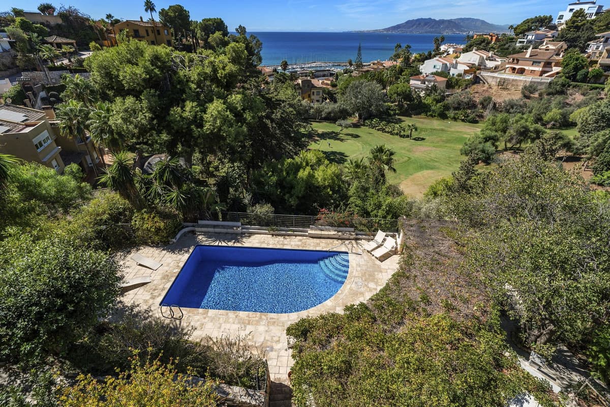 Detached Villa in El Candado — photo 2 of 10