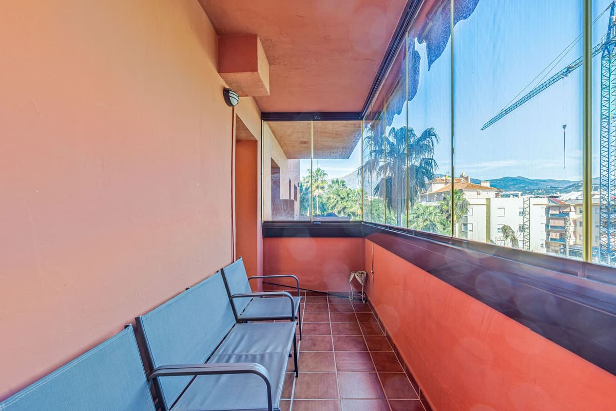 Middle Floor Apartment in Estepona — photo 8 of 10