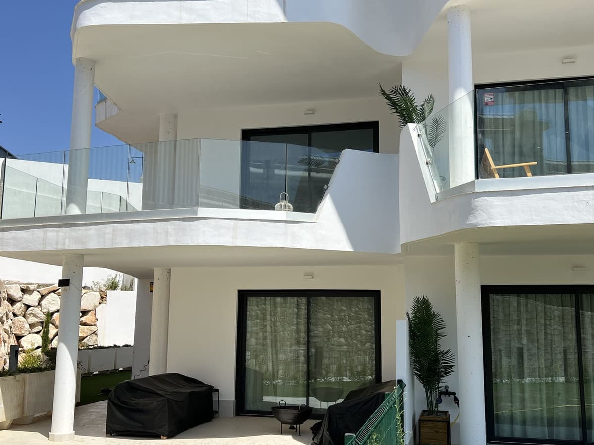 Middle Floor Apartment in Fuengirola — photo 1 of 10