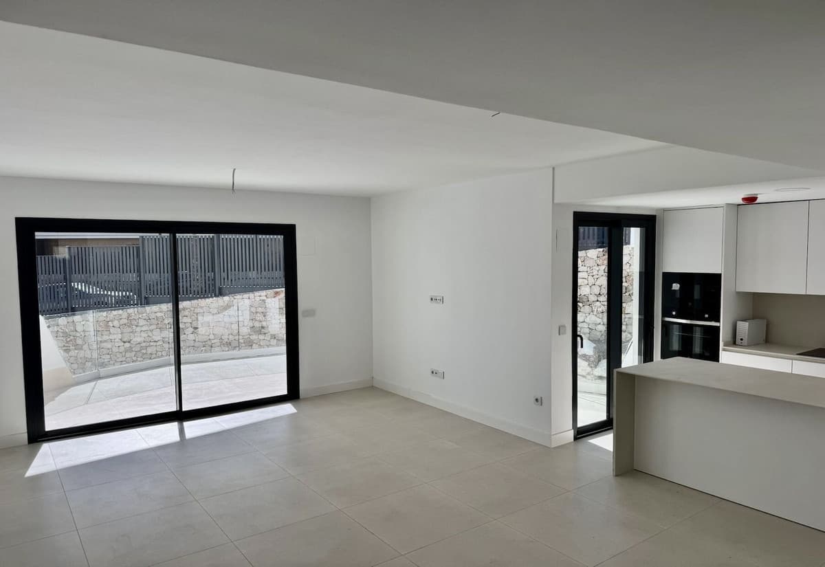 Middle Floor Apartment in Fuengirola — photo 5 of 10
