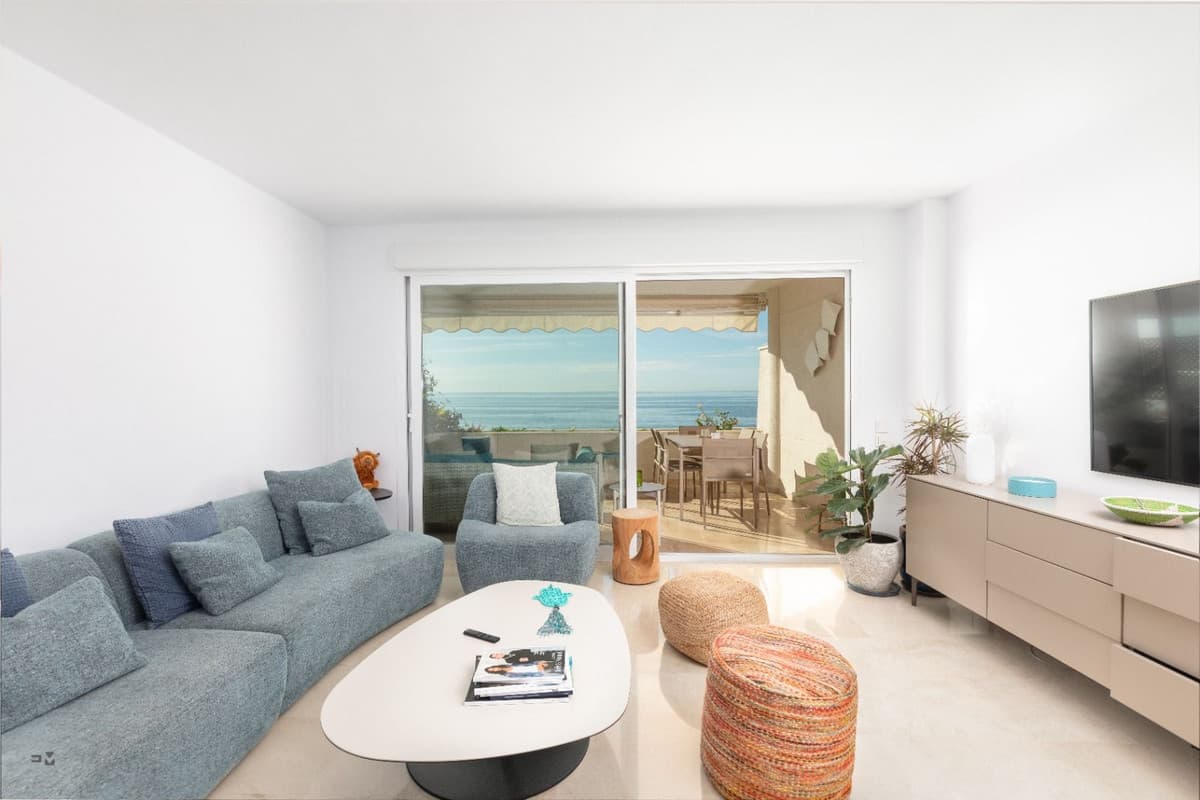 Middle Floor Apartment in Estepona — photo 3 of 10
