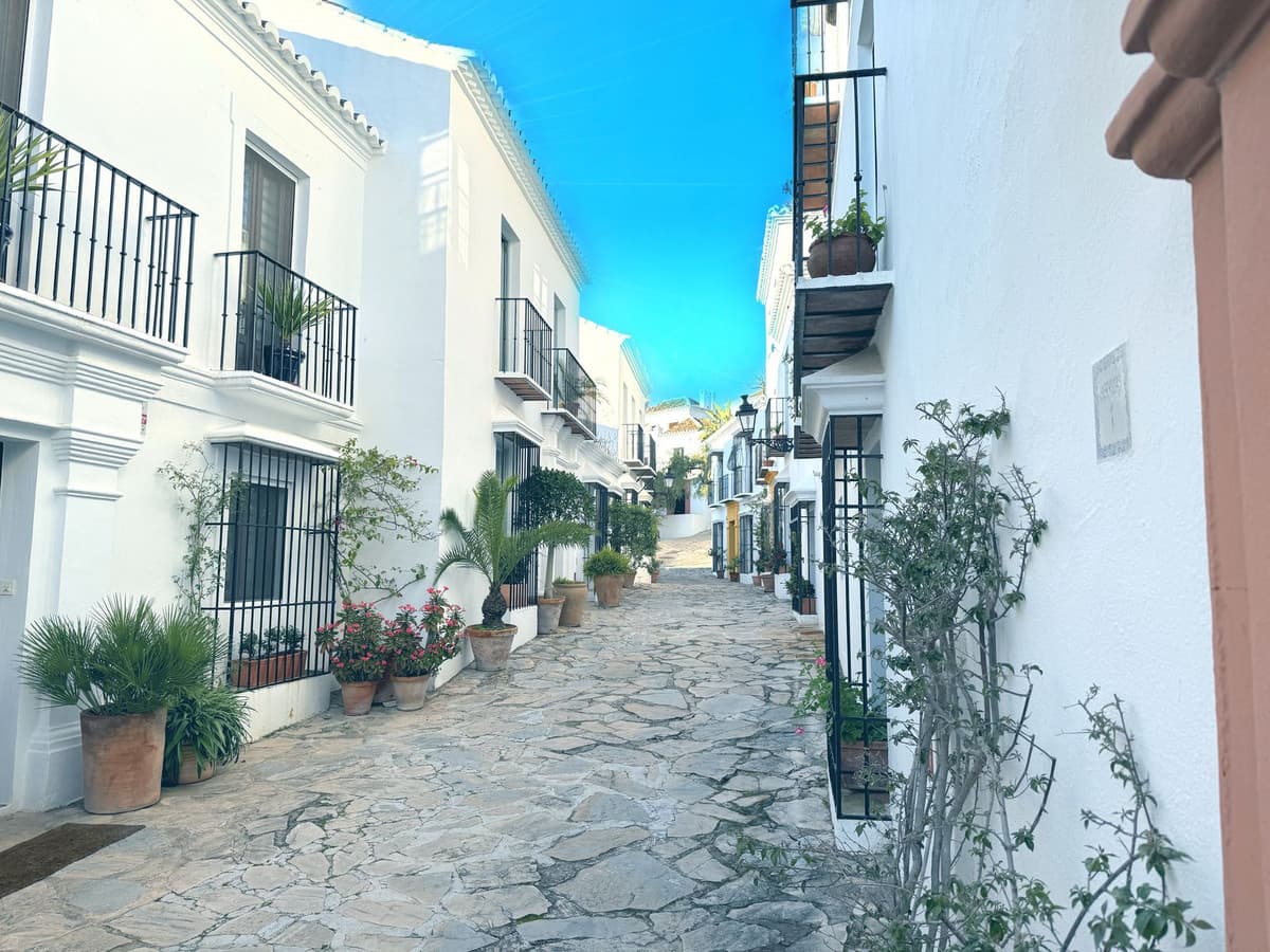 Semi-Detached House in Marbella — photo 3 of 10