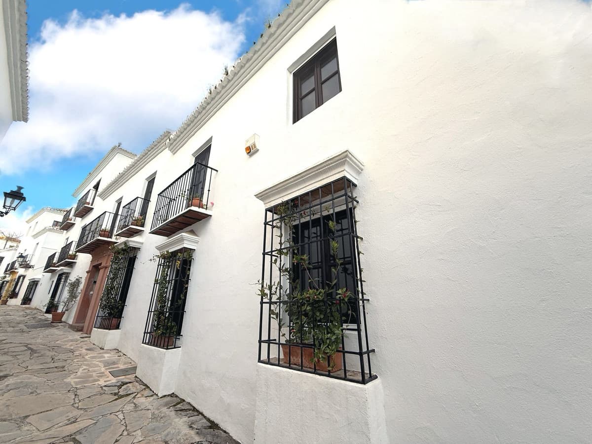 Semi-Detached House in Marbella — photo 4 of 10