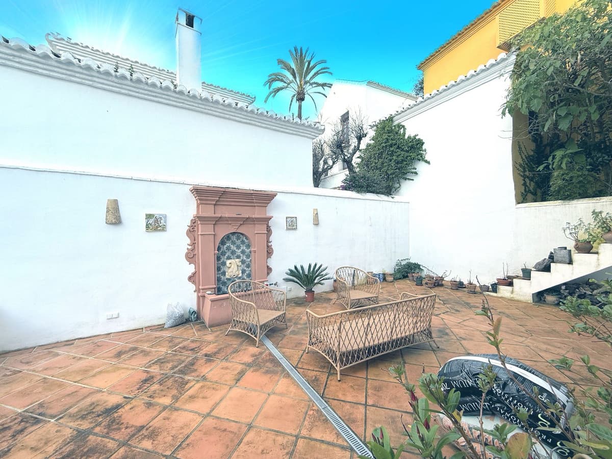 Semi-Detached House in Marbella — photo 7 of 10