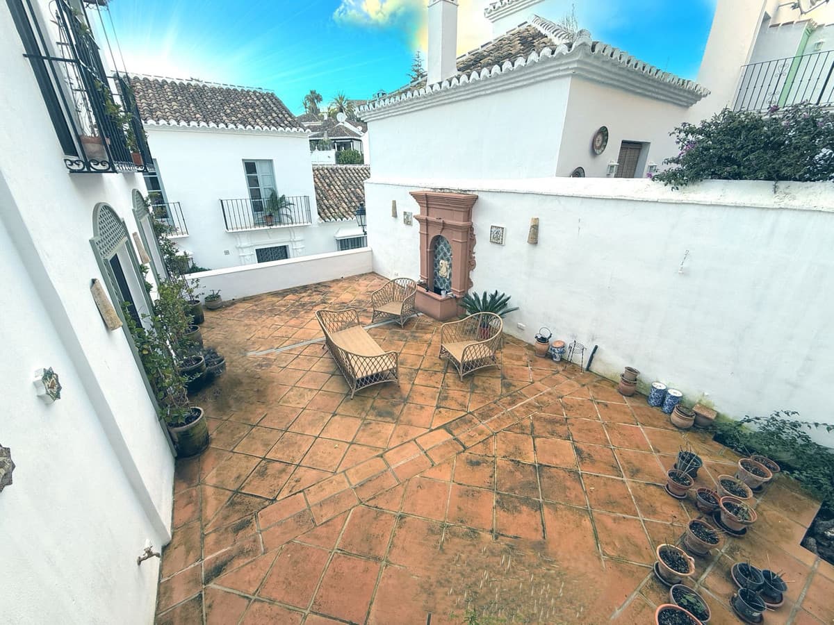 Semi-Detached House in Marbella — photo 8 of 10
