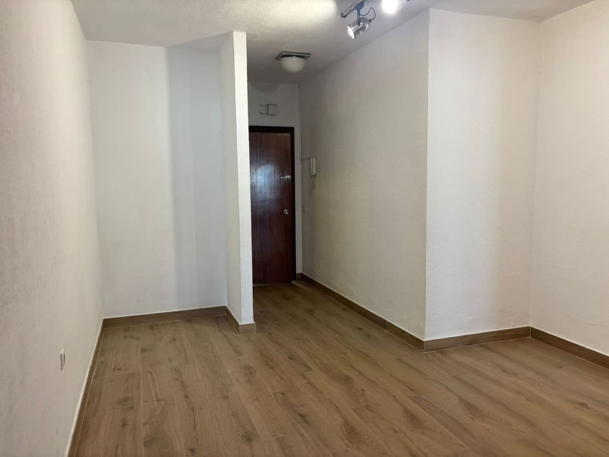 Middle Floor Apartment in Marbella — photo 1 of 10