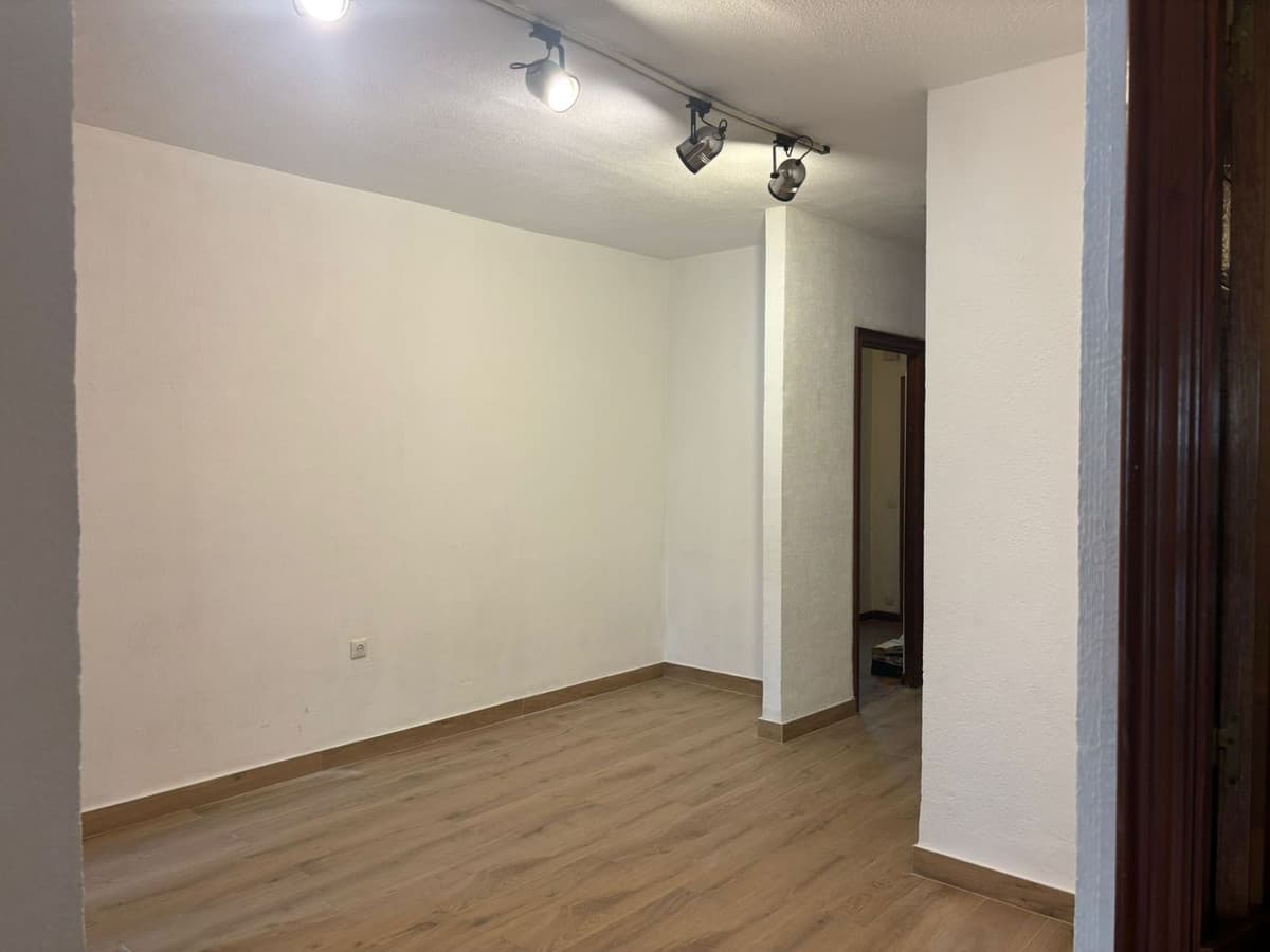 Middle Floor Apartment in Marbella — photo 3 of 10