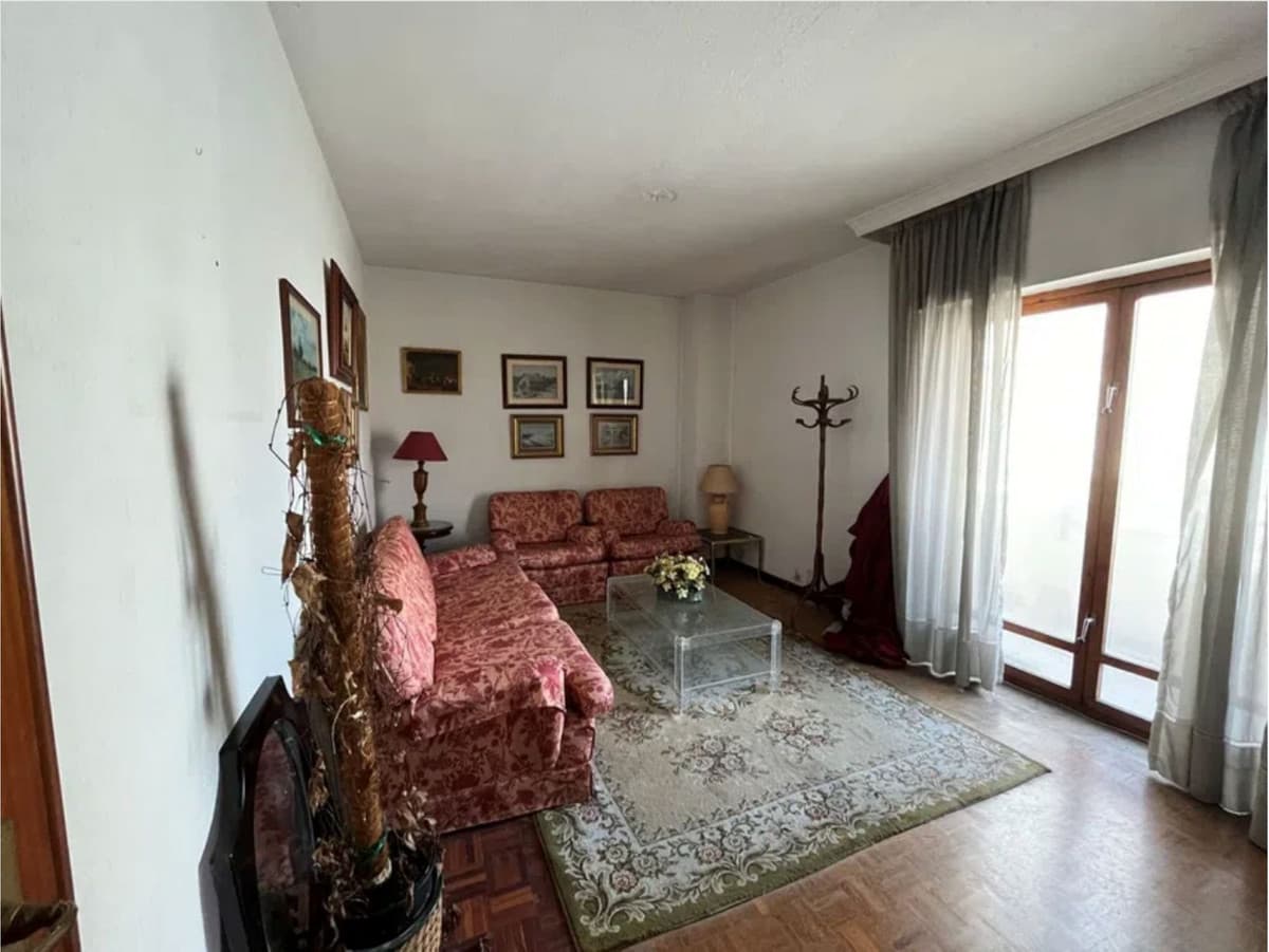 Middle Floor Apartment in Marbella — photo 4 of 10