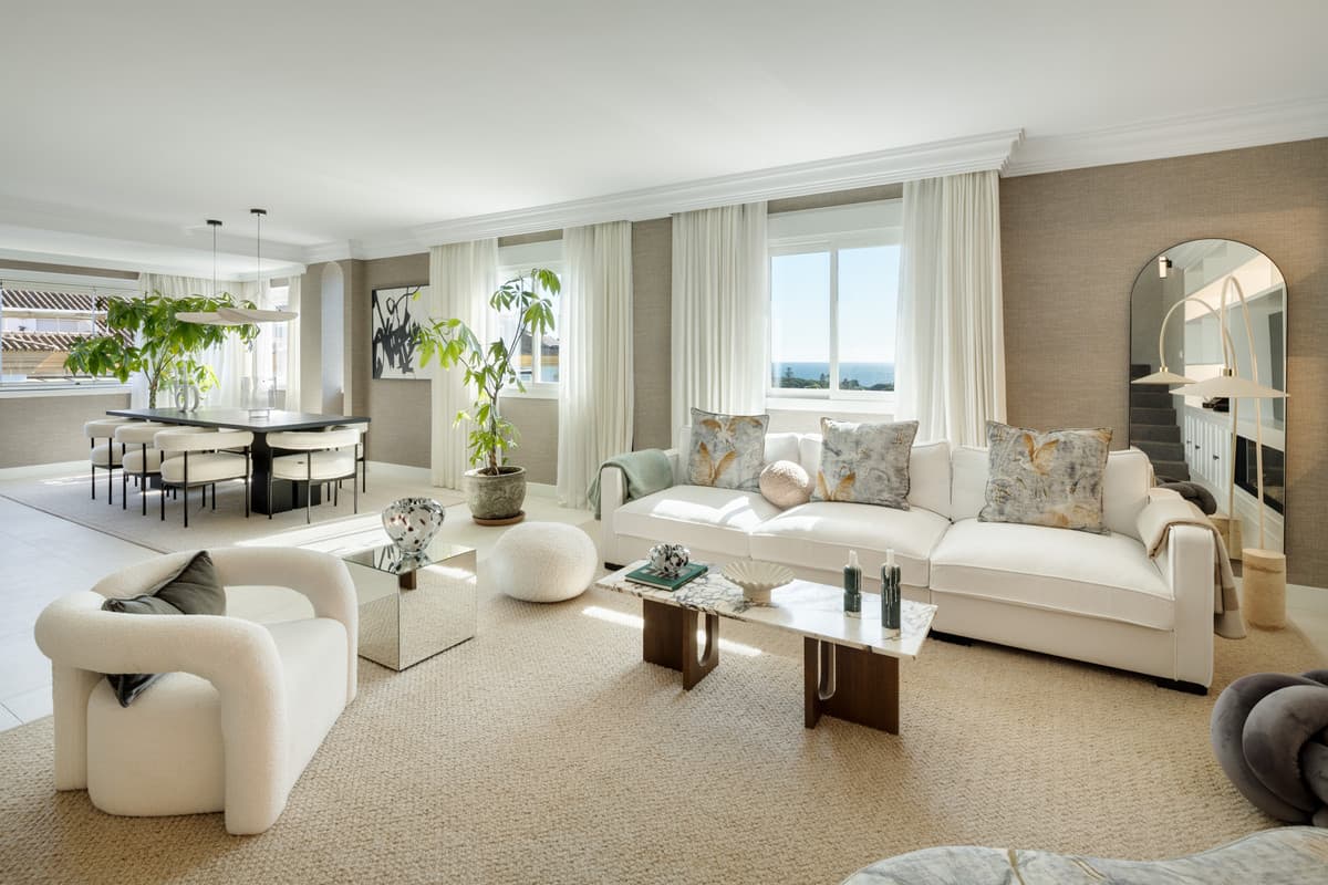 Penthouse Duplex in The Golden Mile — photo 1 of 10