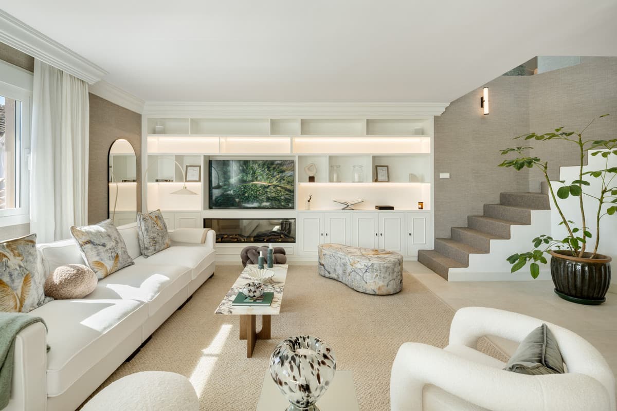 Penthouse Duplex in The Golden Mile — photo 2 of 10