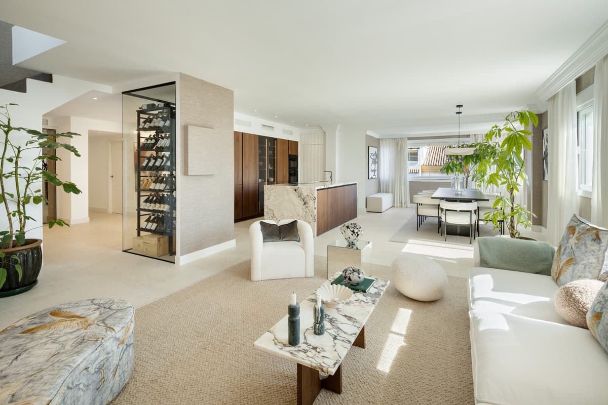 Penthouse Duplex in The Golden Mile — photo 3 of 10