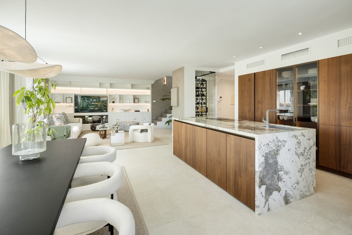 Penthouse Duplex in The Golden Mile — photo 4 of 10