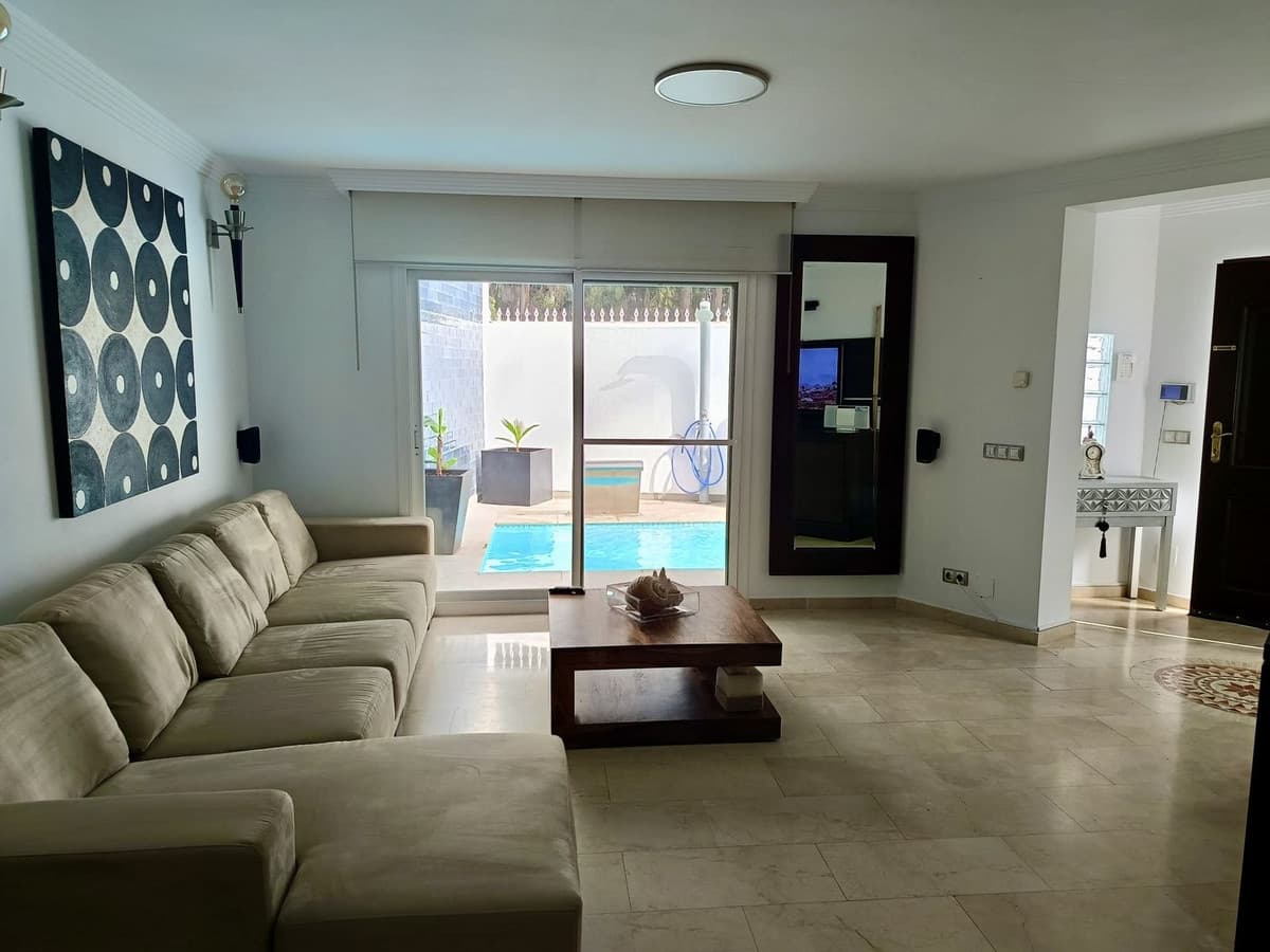 Detached Villa in San Pedro de Alcántara — photo 3 of 10