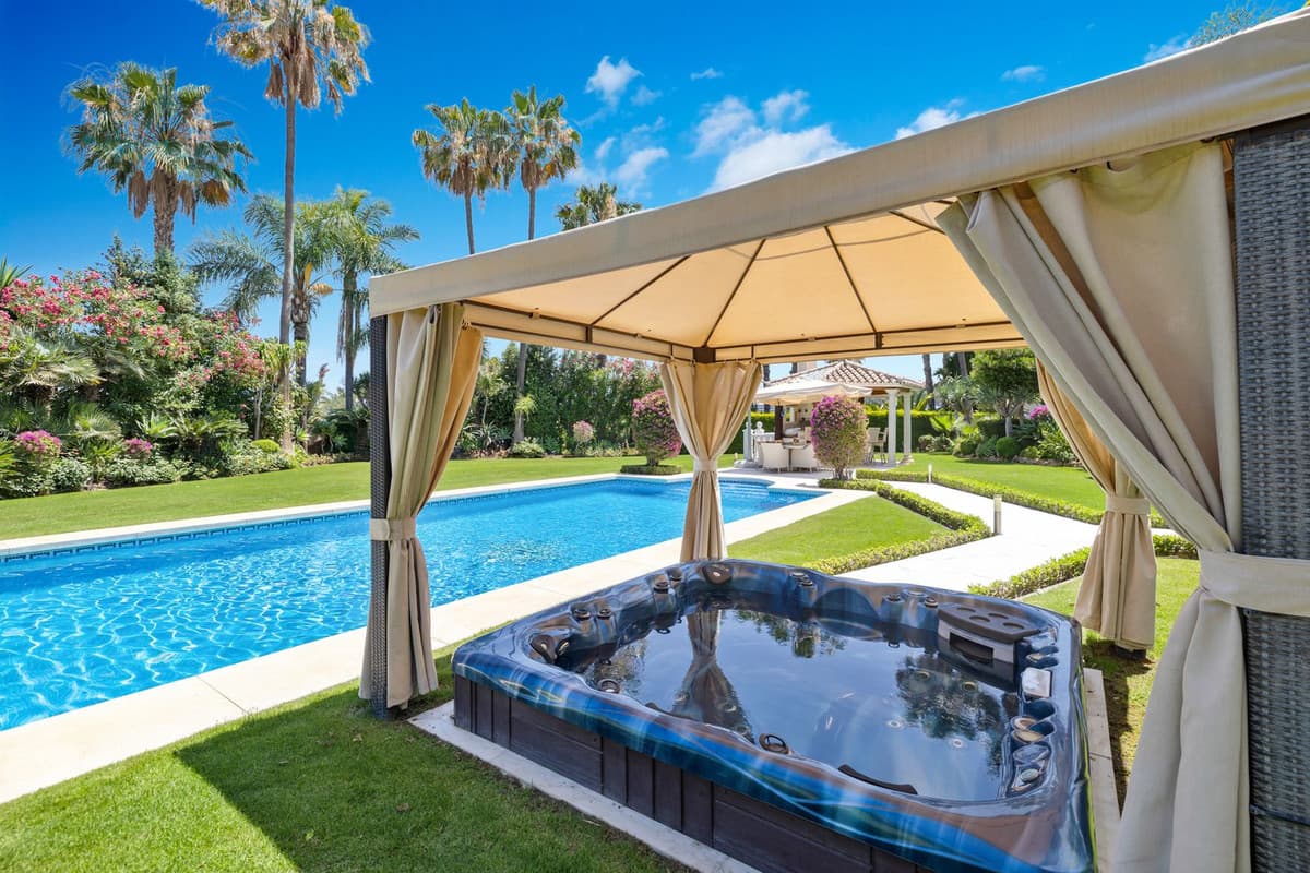 Detached Villa in Nueva Andalucía — photo 9 of 10