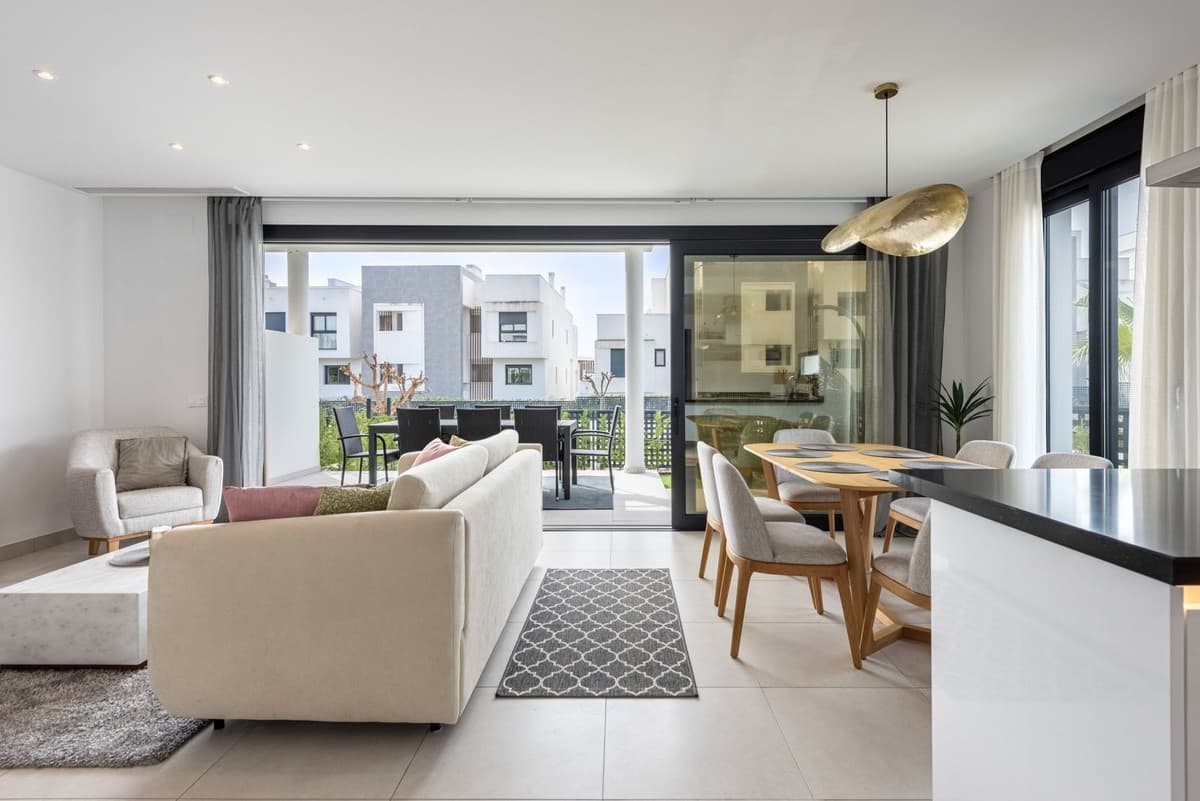 Townhouse in Bel Air — photo 1 of 10