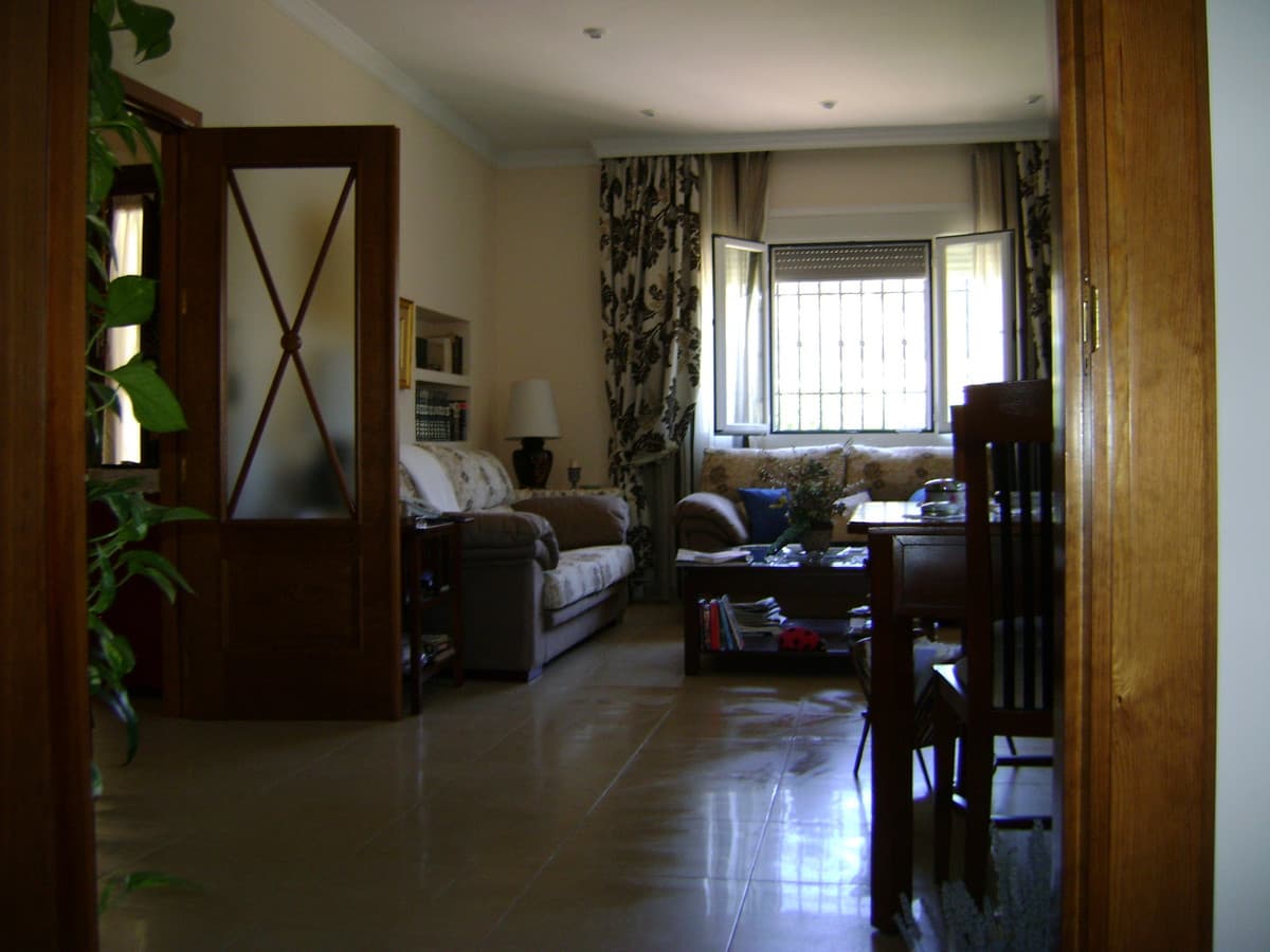 Detached Villa in Cuevas del Becerro — photo 7 of 10