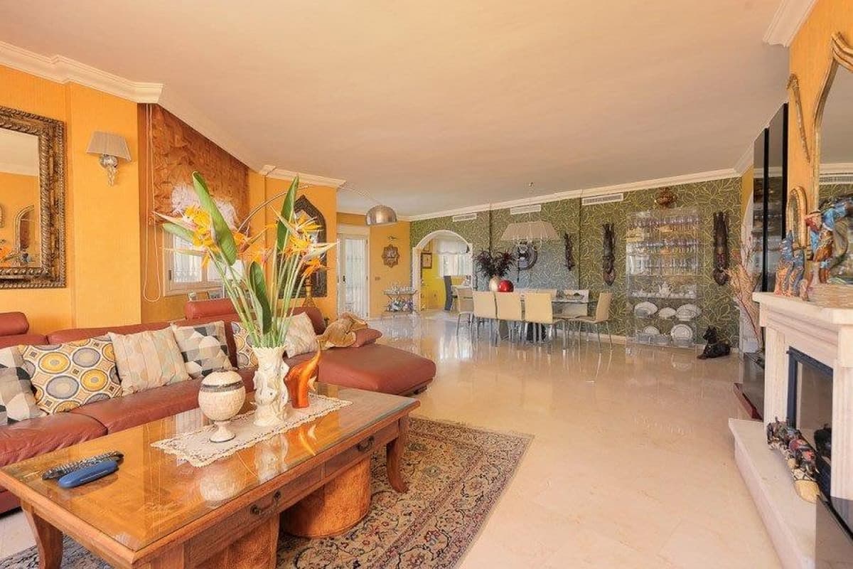 Detached Villa in Playamar — photo 2 of 10