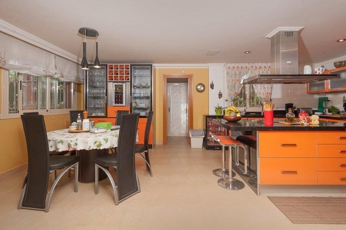 Detached Villa in Playamar — photo 4 of 10