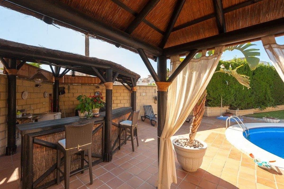 Detached Villa in Playamar — photo 10 of 10