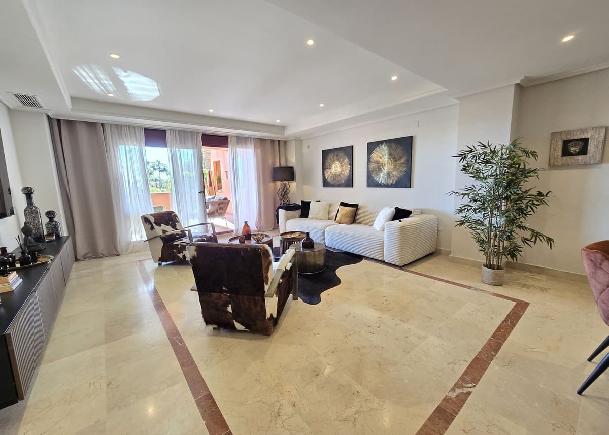 Ground Floor Apartment in La Mairena — photo 3 of 10