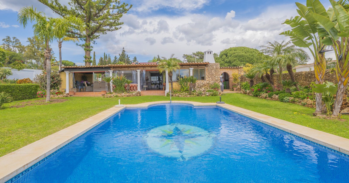 Detached Villa in Las Chapas — photo 1 of 10