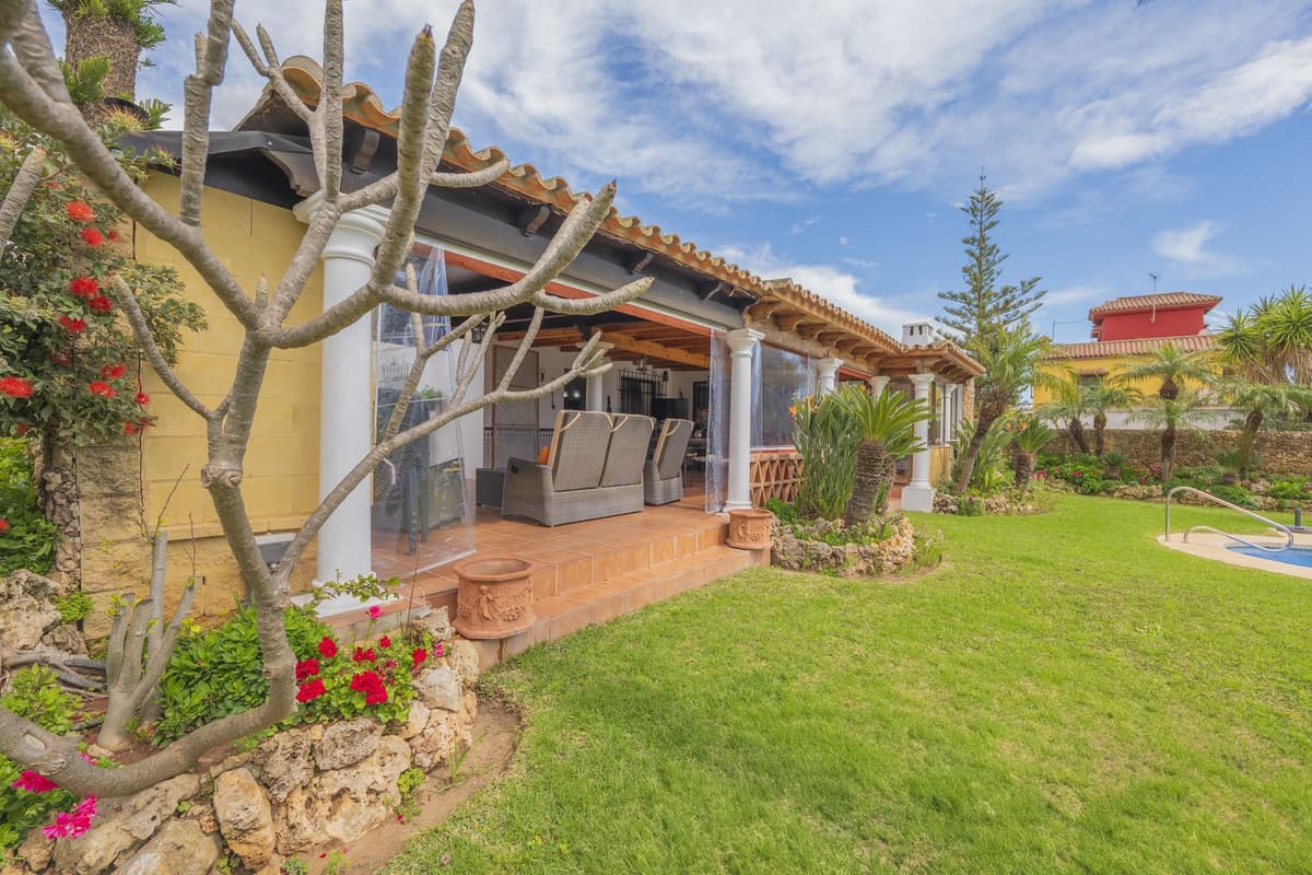 Detached Villa in Las Chapas — photo 6 of 10