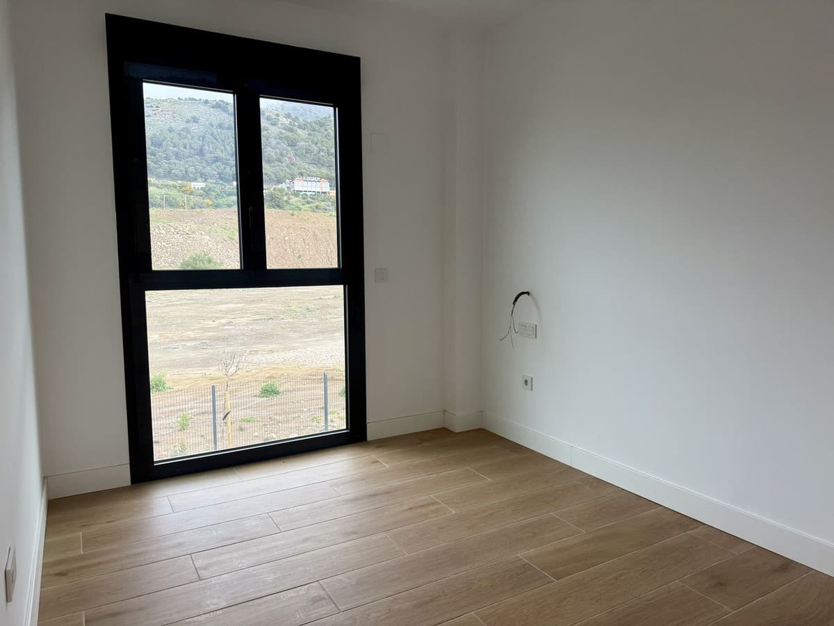 Middle Floor Apartment in Fuengirola — photo 9 of 10