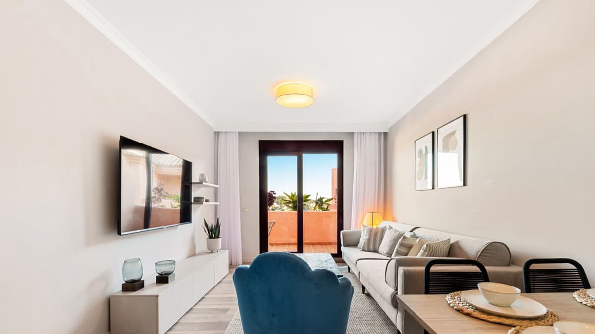 Top Floor Apartment in El Paraiso — photo 1 of 10