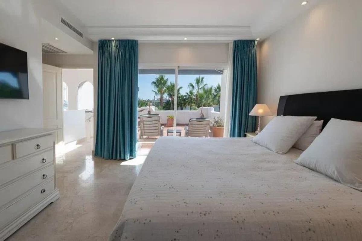 Penthouse Duplex in Puerto Banús — photo 9 of 10
