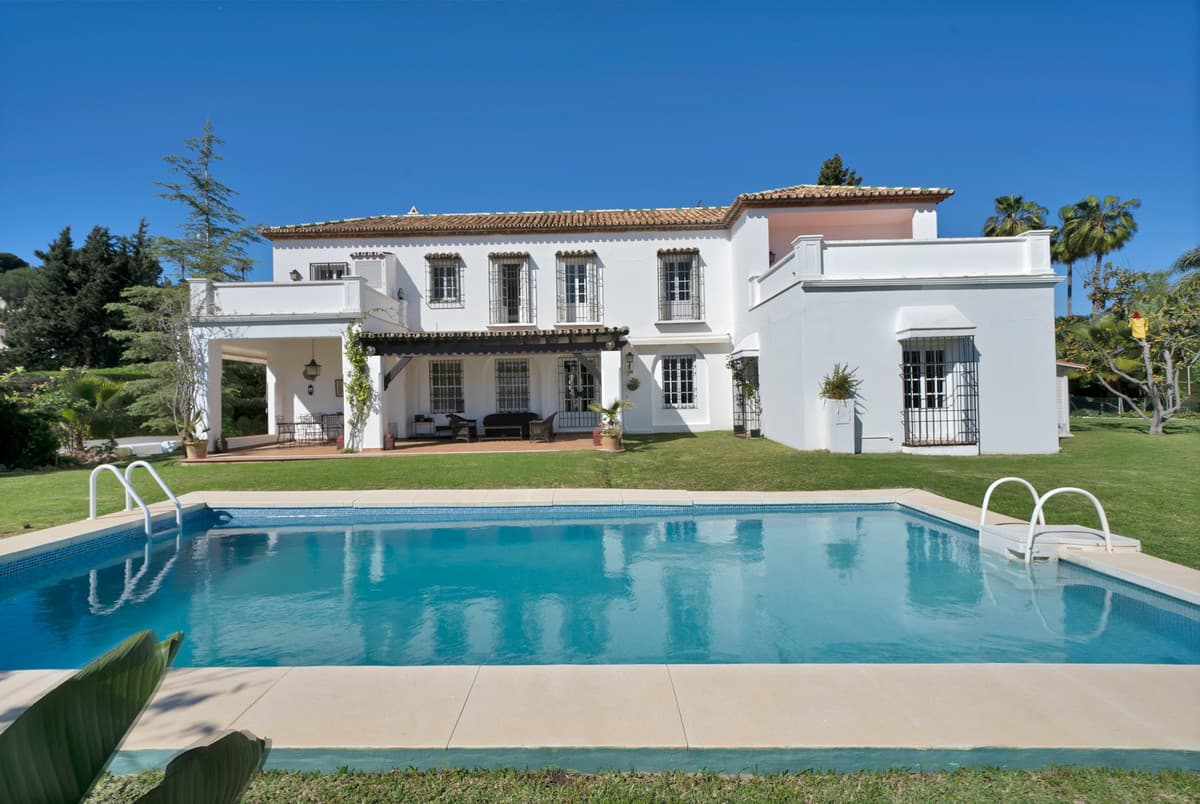 Detached Villa in Las Brisas — photo 3 of 10
