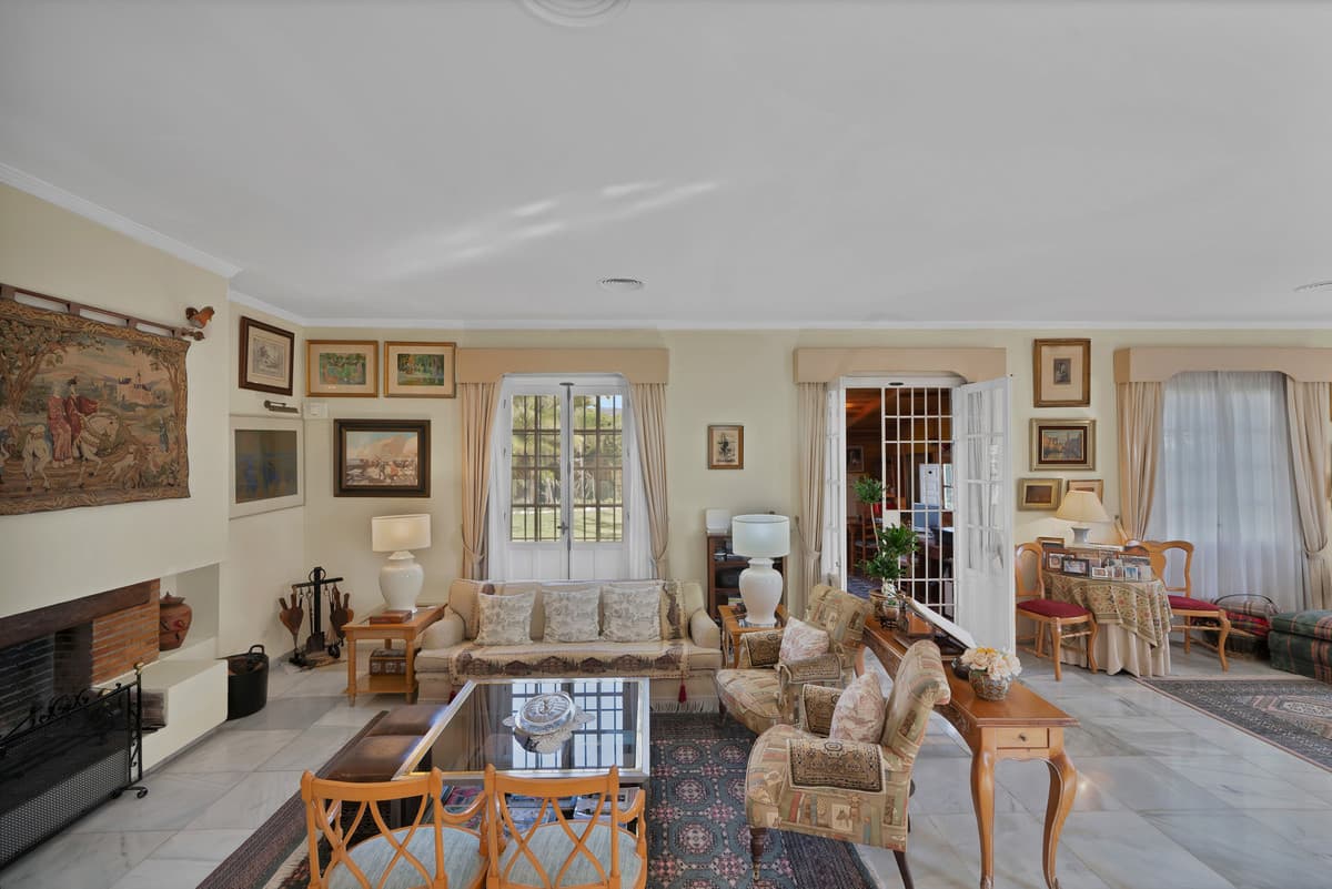 Detached Villa in Las Brisas — photo 6 of 10