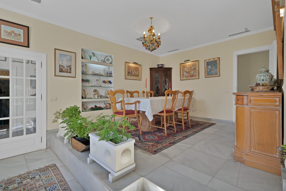 Detached Villa in Las Brisas — photo 10 of 10