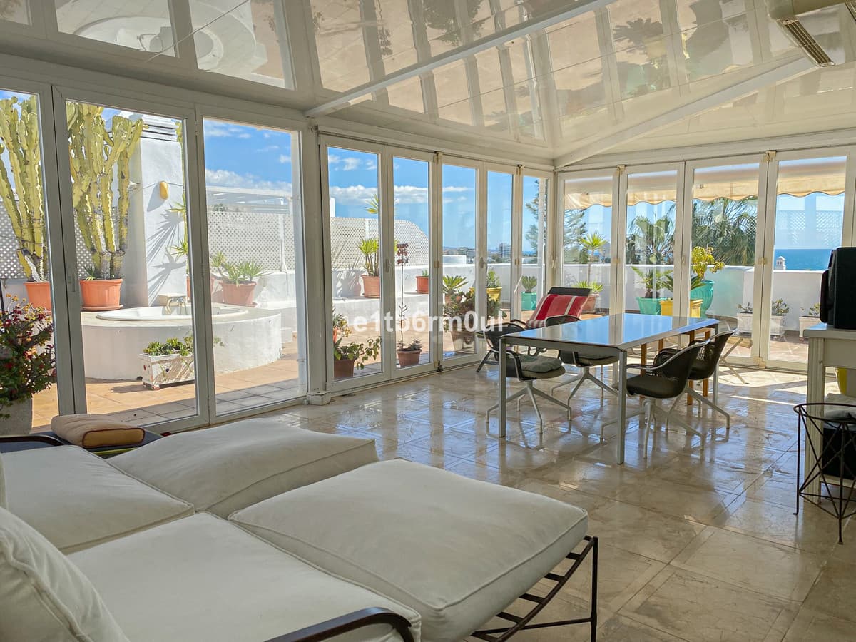 Penthouse Duplex in The Golden Mile — photo 4 of 10